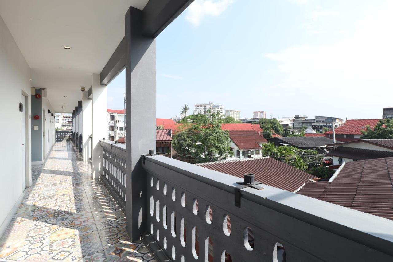 The Guest Chang Moi Boutique Hotel Чиангмай Екстериор снимка